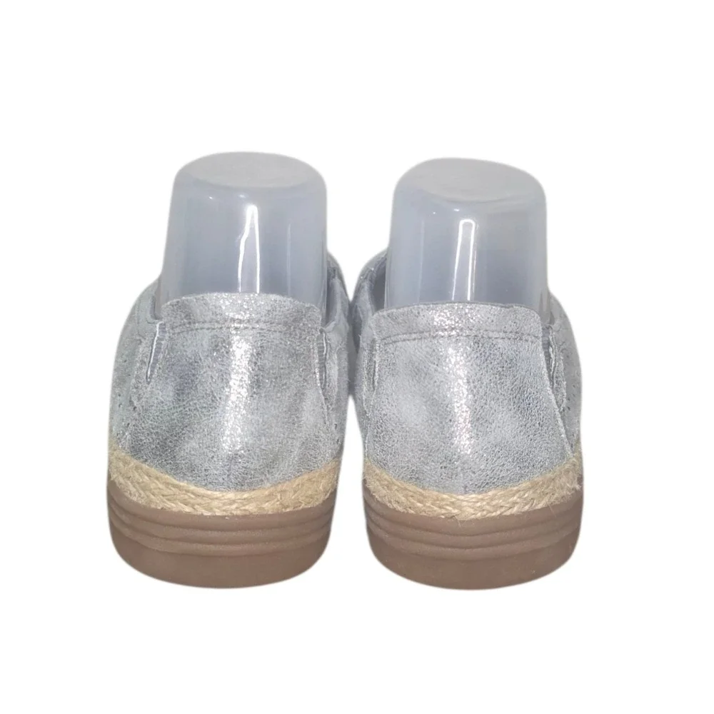 Clarks Womens Size 9 Metallic Silver Leather Slip On Espadrille Loafers